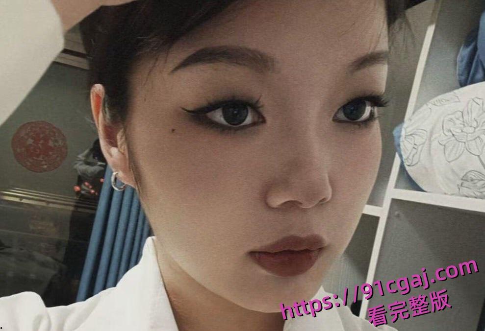 重庆妹子郑福容因急需用钱，借了2000元裸贷，抵押了一段自慰视频。  第8张