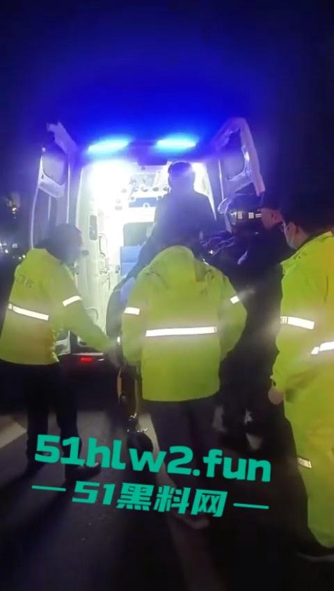 浙江丹州紫竹山庄女子【人兽与狗】性交，狗鸡巴卡阴道里面出不来只能送医救治，社死现场视频。  第7张