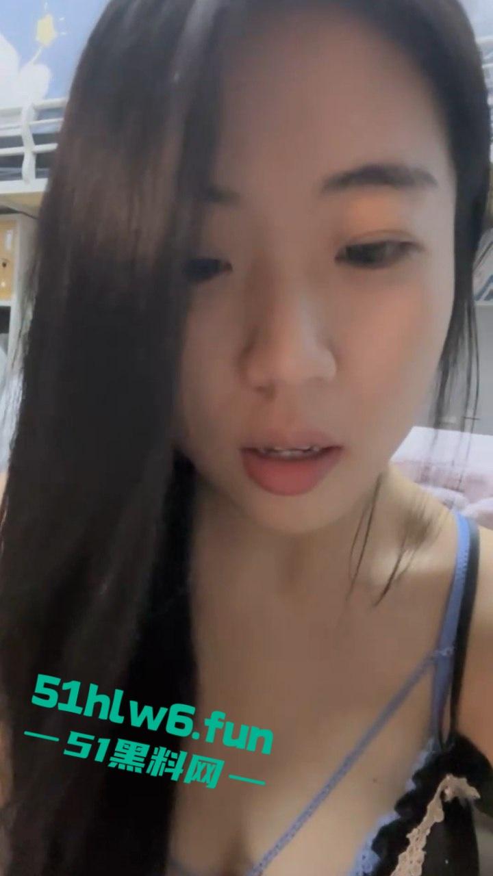 长春艺术学院，播音系女神【苏茜茜】高颜值气质女神，身材纤细大奶诱人极品长腿配蜜桃臀。  第1张