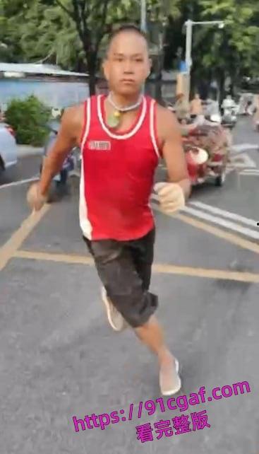 广西南宁兴宁区近日发生一起街头抢劫伤人事件抢劫后持刀无差别捅人  第3张