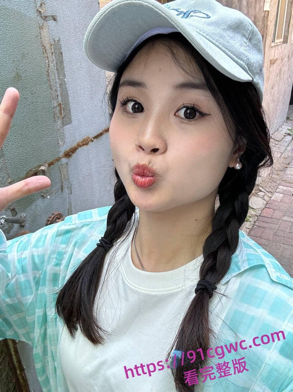 北京诚实学院高颜值校花王晗与宝马男友做爱露脸视频曝光 第2张 北京诚实学院高颜值校花王晗与宝马男友做爱露脸视频曝光 第2张