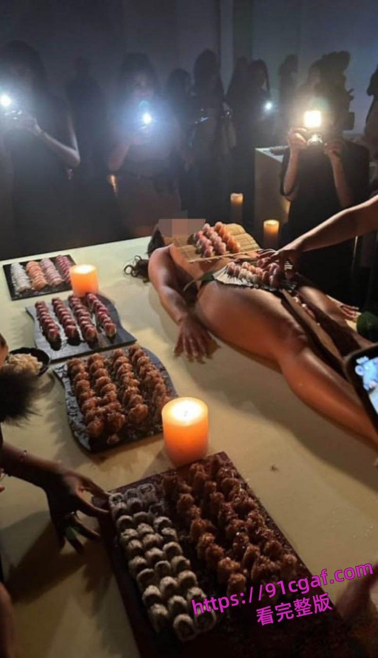 侃爷生日宴带12岁女儿参加人体宴盛会 将女儿献给吹牛老爹场面极度淫乱！  第6张