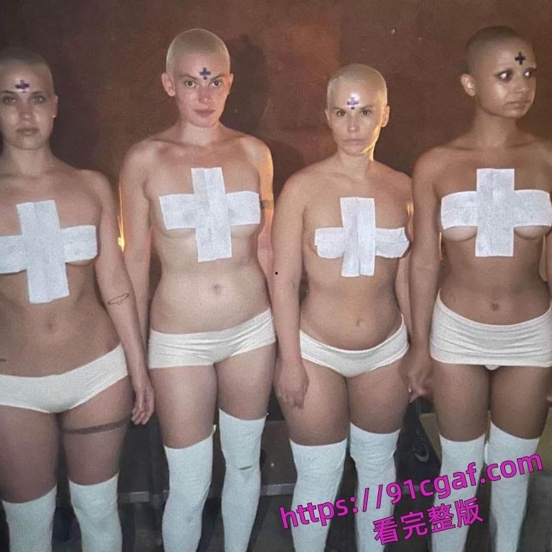 侃爷生日宴带12岁女儿参加人体宴盛会 将女儿献给吹牛老爹场面极度淫乱！  第8张