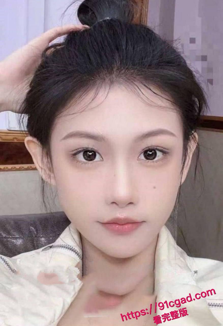 华中师范大学高颜值学生妹 蔡靖薇 经室友介绍卖处女身偿还网贷，不雅视频泄密。 #颜值学生妹蔡靖薇 #处女破处 #网贷肉偿 #泄密吃瓜  第1张