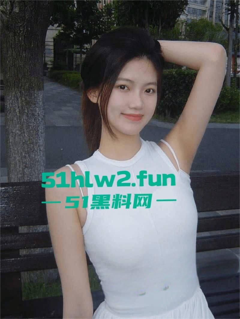 上海绝美幼师【陈诗雅】23岁长腿御姐女神，背地里偷情学生家长被男友发现曝光不雅视频。  第2张