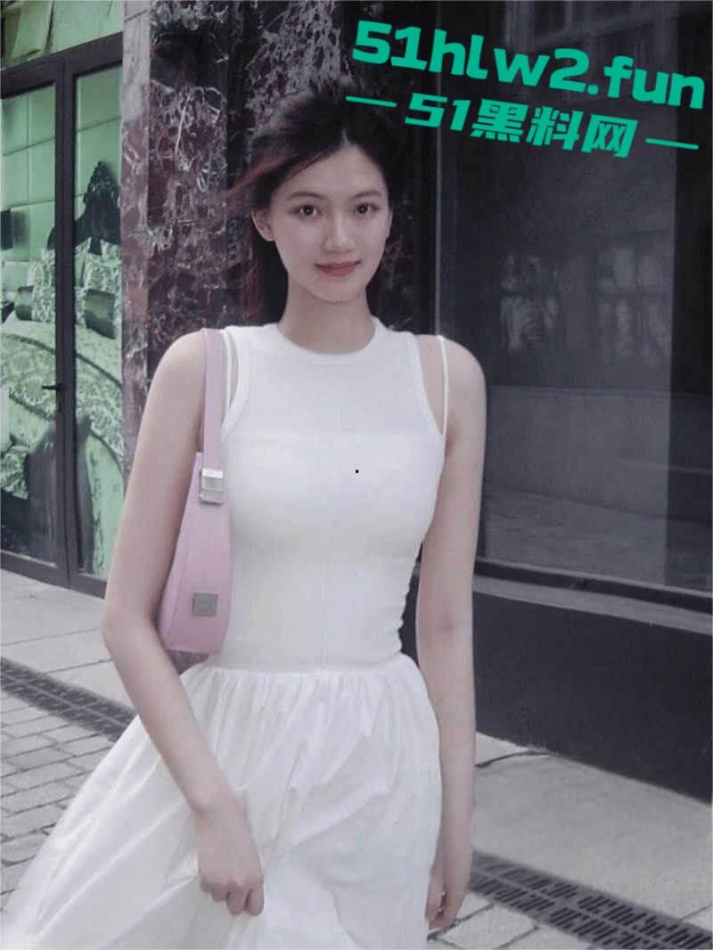 上海绝美幼师【陈诗雅】23岁长腿御姐女神，背地里偷情学生家长被男友发现曝光不雅视频。  第3张