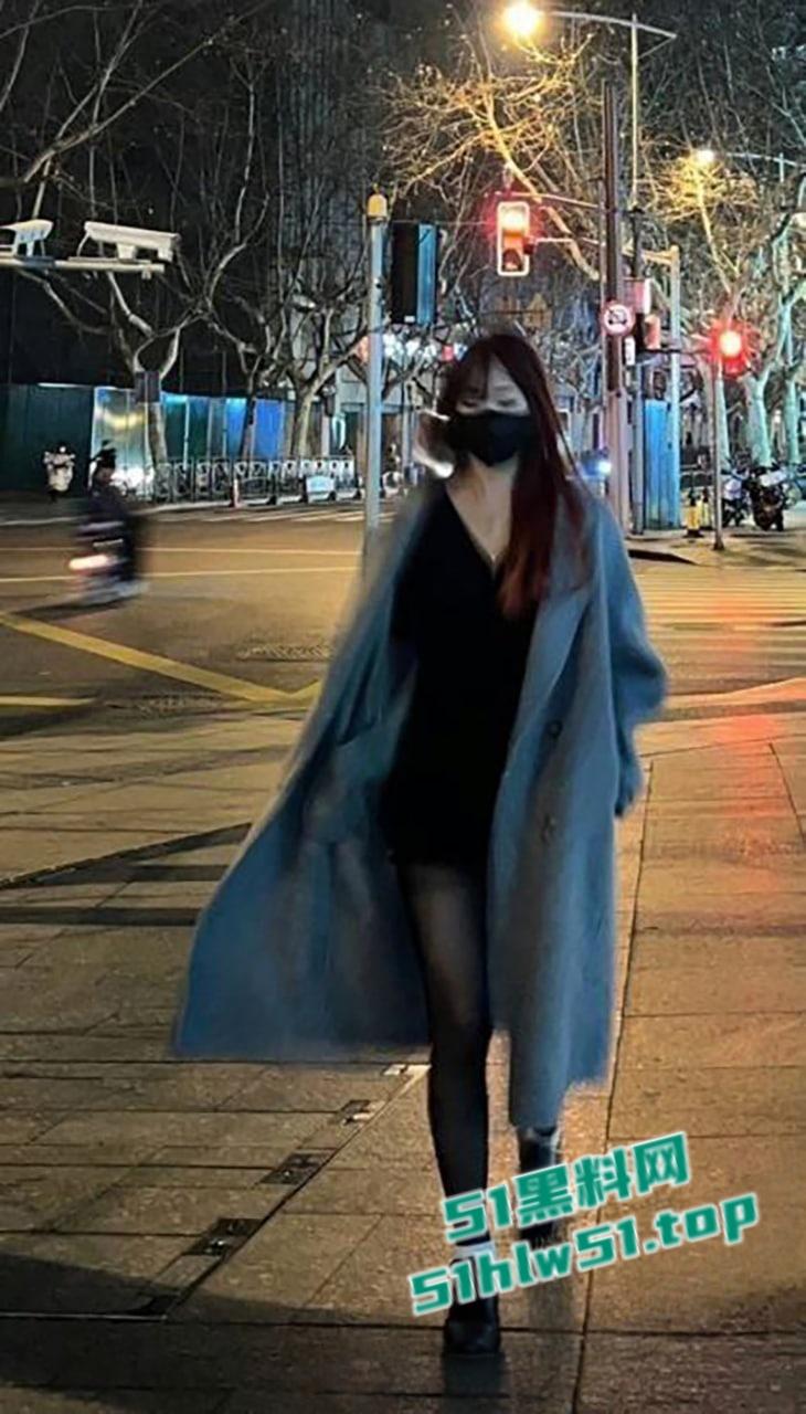 大四极品学生妹，公司当实习会计被老板潜规则玩弄，穿开裆黑丝酒店约啪，激情吃鸡射一脸！  第2张