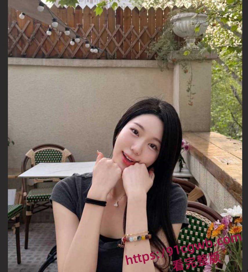 上海世界小姐荔枝下海卖淫视频流出 三天要价三万 能文能武露脸被无套狂插  第3张