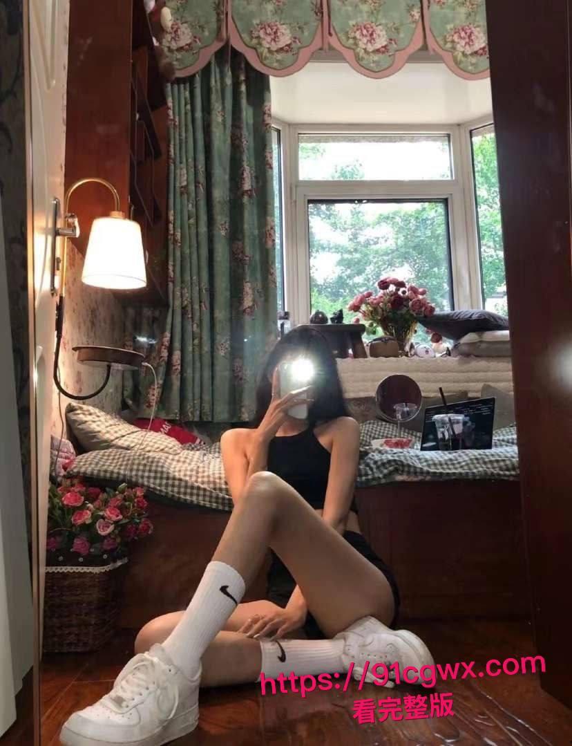 广州财经大学黑料爆棚!道具自慰口交啪啪私拍全泄露,黑丝情趣内衣手撸鸡巴求精,极品骚货让人想狠操一顿! 第9张 广州财经大学黑料爆棚!道具自慰口交啪啪私拍全泄露,黑丝情趣内衣手撸鸡巴求精,极品骚货让人想狠操一顿! 第9张