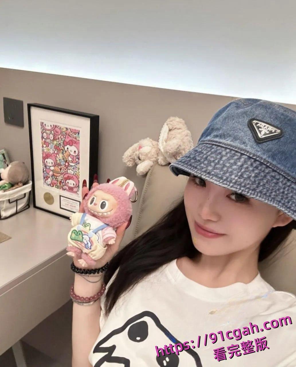 极品巨乳御姐尤物调教成母狗口交毒龙舔脚简直就是资本的玩具  第3张