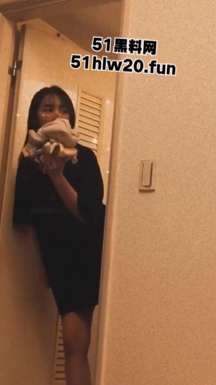 台湾极品幼师【赵舒妤】和富二代偷情视频外流,颜值甜美的极品嫩妹身材凹凸有致翘臀肥美。 第1张 台湾极品幼师【赵舒妤】和富二代偷情视频外流,颜值甜美的极品嫩妹身材凹凸有致翘臀肥美。 第1张