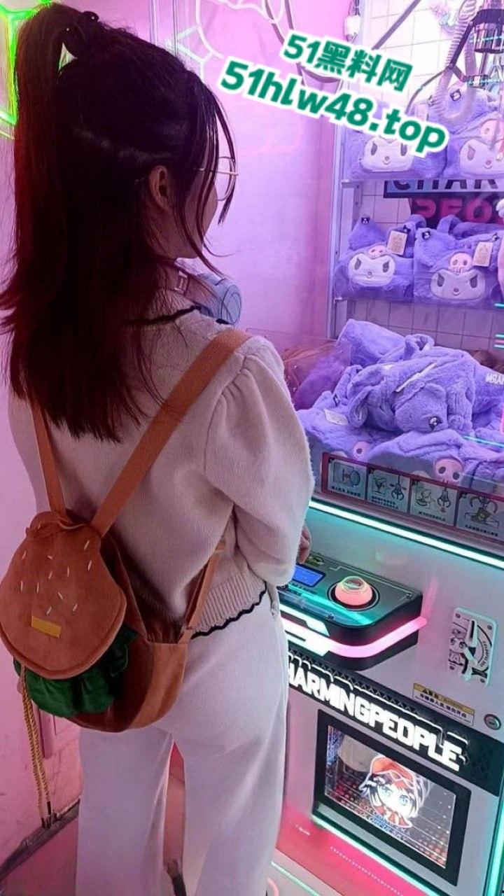 广西柳州卖水阿表勾搭学生妹,清纯可人年龄小颜值高,网上大肆炫耀自己的战绩。 第1张 广西柳州卖水阿表勾搭学生妹,清纯可人年龄小颜值高,网上大肆炫耀自己的战绩。 第1张