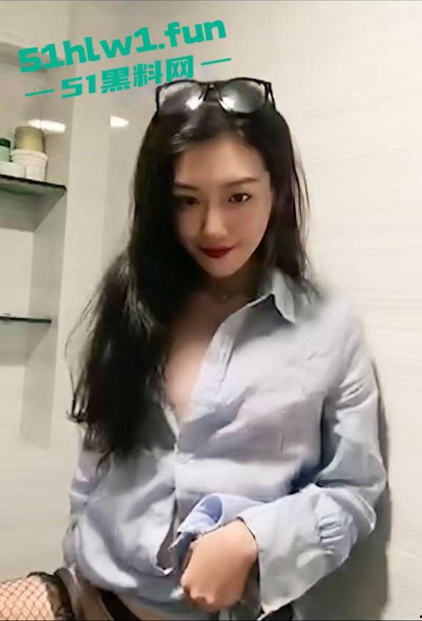 山东烟台人妻【颜馥】网上裸聊自慰极品骚货饥渴难耐用假屌狂插多毛蜜穴淫水四溅浪叫不止。 第1张 山东烟台人妻【颜馥】网上裸聊自慰极品骚货饥渴难耐用假屌狂插多毛蜜穴淫水四溅浪叫不止。 第1张