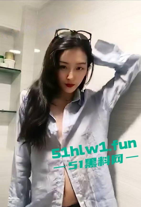 山东烟台人妻【颜馥】网上裸聊自慰极品骚货饥渴难耐用假屌狂插多毛蜜穴淫水四溅浪叫不止。 第7张 山东烟台人妻【颜馥】网上裸聊自慰极品骚货饥渴难耐用假屌狂插多毛蜜穴淫水四溅浪叫不止。 第7张