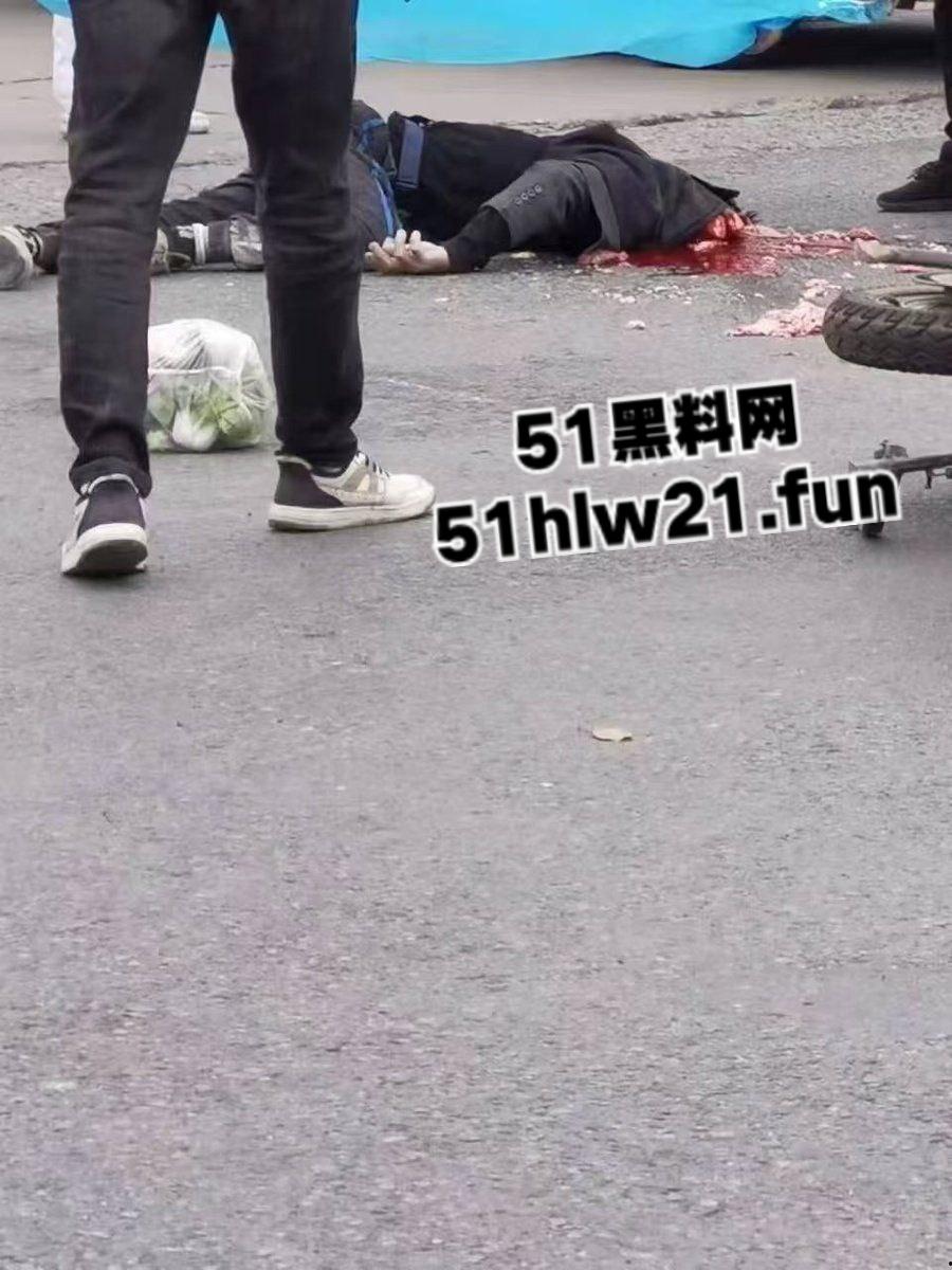 无码血腥慎入！安徽无为久久鸭鸭脖老板与人发生口角，被砍下脑袋当球踢，脑浆流泄一地。  第3张