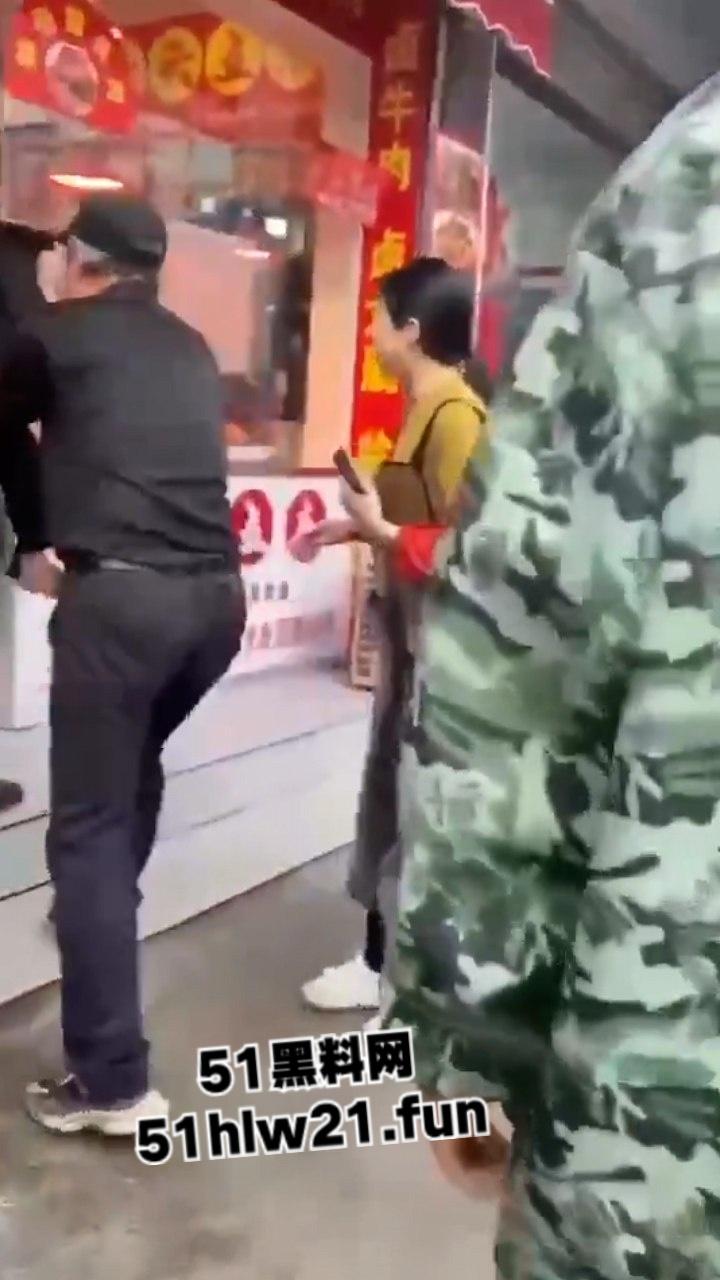 无码血腥慎入！安徽无为久久鸭鸭脖老板与人发生口角，被砍下脑袋当球踢，脑浆流泄一地。  第4张