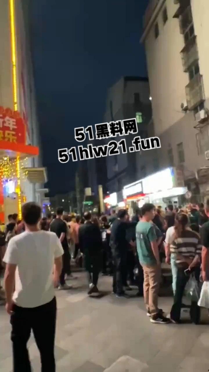 无码血腥慎入！安徽无为久久鸭鸭脖老板与人发生口角，被砍下脑袋当球踢，脑浆流泄一地。  第5张