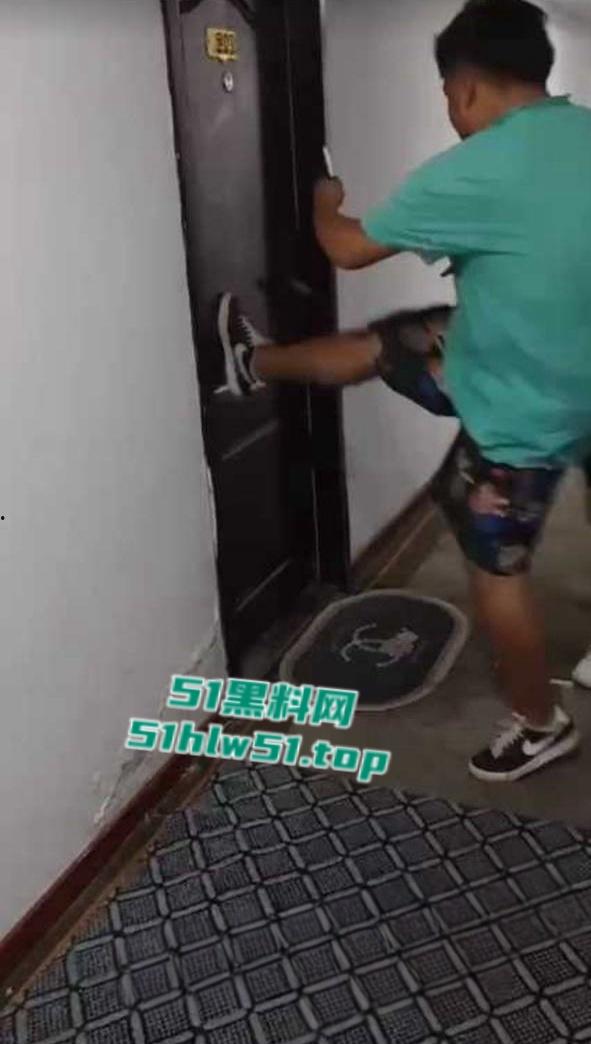 山东沂水泉子湖抓奸现场,偷情男女全裸出镜,00后渣女【苗繁荣】事迹在当地广盛流传成经典! 第4张 山东沂水泉子湖抓奸现场,偷情男女全裸出镜,00后渣女【苗繁荣】事迹在当地广盛流传成经典! 第4张