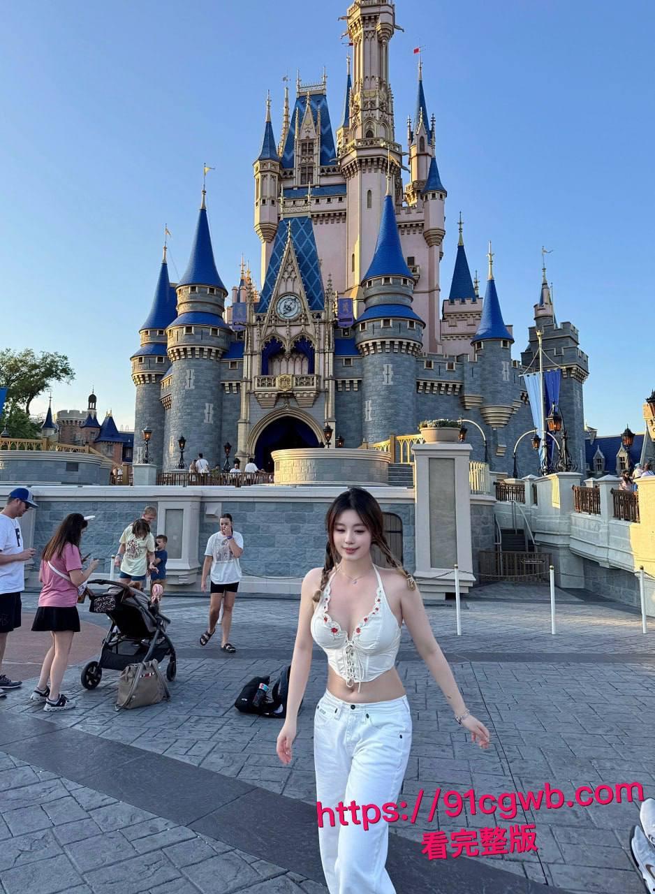 妹妹穿上旗袍勾引哥哥,最终被哥哥在椅上后入狂潮内射满骚穴! 第11张 妹妹穿上旗袍勾引哥哥,最终被哥哥在椅上后入狂潮内射满骚穴! 第11张