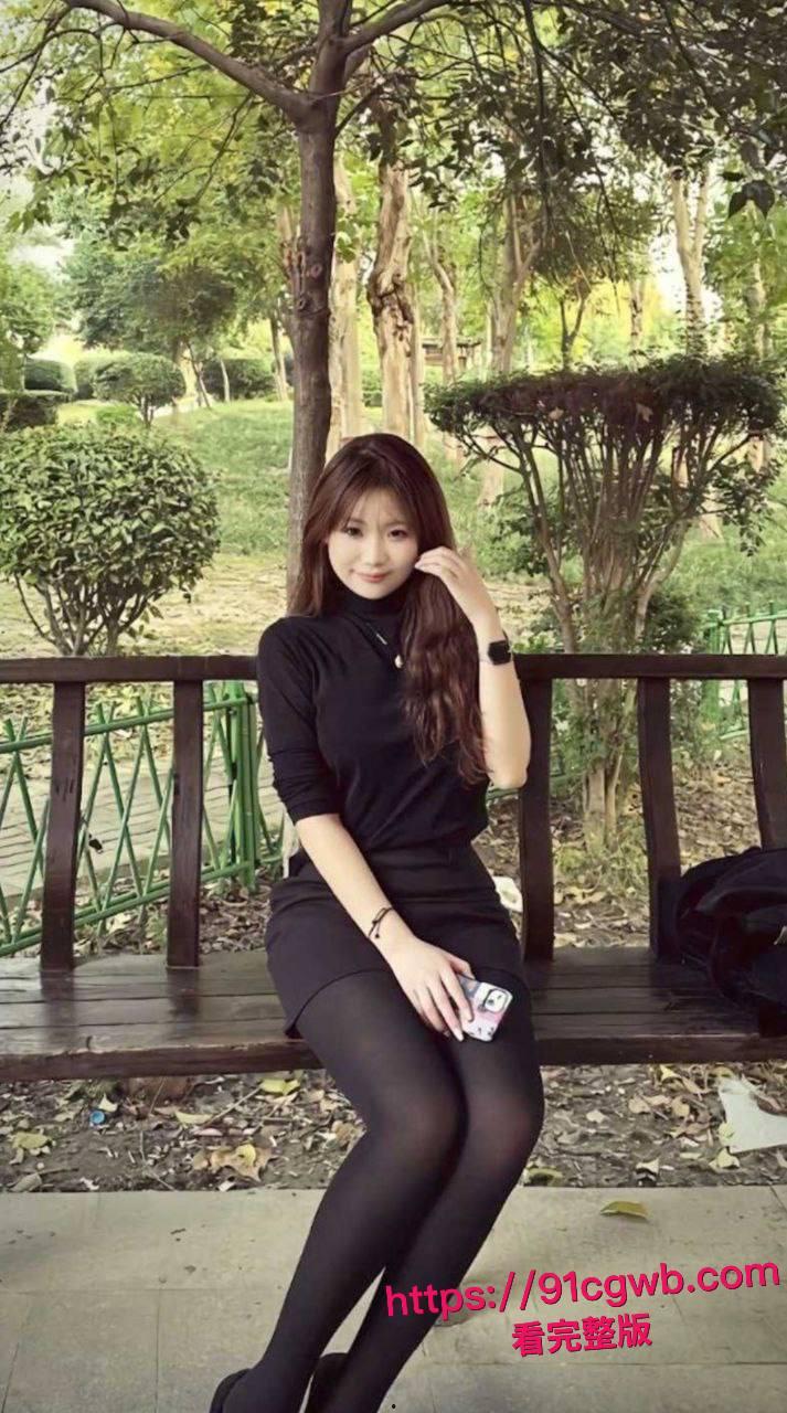 上海名校大四生李佳怡！为了五万块参加金主别墅的群P，三根滚烫鸡巴轮番口爆骚穴菊花双插，饥渴母狗浪叫扭腰迎合成沉沦肉便器  第4张