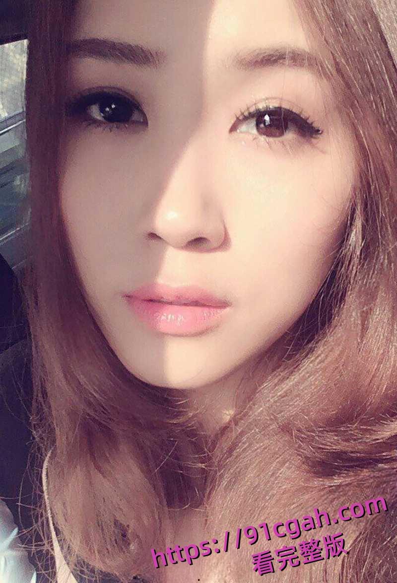 超美人妻背着老公偷情纹身小伙 出轨视频惨遭曝光 淫骚舔屌无套骑乘 全程露脸骚劲十足！  第4张