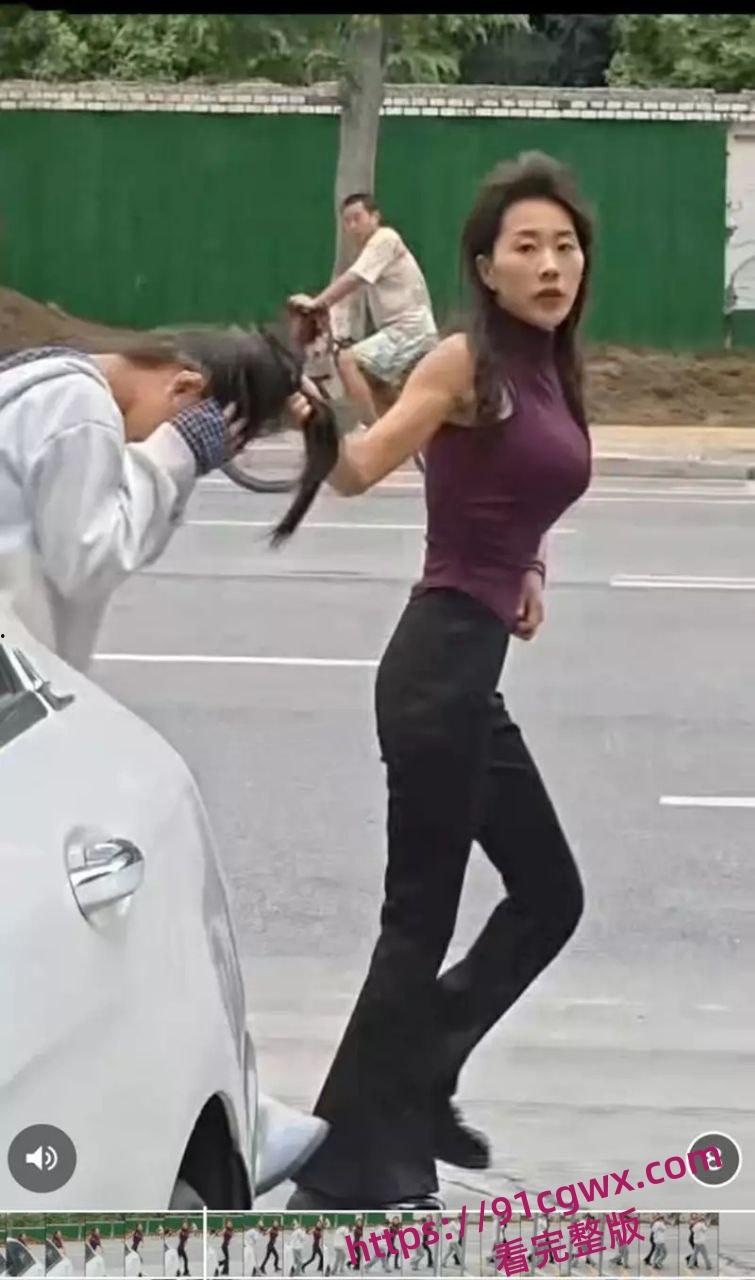 性瘾学生妹当小三被原配当街怒撕 据传一个月要做几十次太炸裂了！  第7张