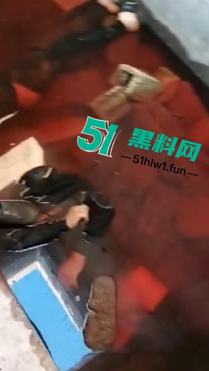 【血腥恐怖慎点】叙利亚惨烈现状沙姆解放组织,在当地肆意杀人视百姓如牛马,人民生活堪比地狱抛尸现场被曝光。 第1张 【血腥恐怖慎点】叙利亚惨烈现状沙姆解放组织,在当地肆意杀人视百姓如牛马,人民生活堪比地狱抛尸现场被曝光。 第1张