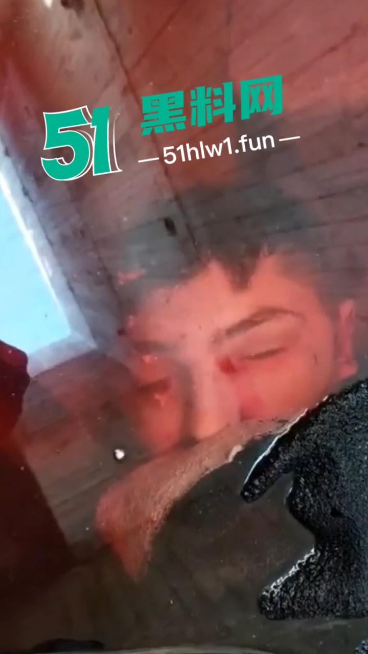 【血腥恐怖慎点】叙利亚惨烈现状沙姆解放组织,在当地肆意杀人视百姓如牛马,人民生活堪比地狱抛尸现场被曝光。 第7张 【血腥恐怖慎点】叙利亚惨烈现状沙姆解放组织,在当地肆意杀人视百姓如牛马,人民生活堪比地狱抛尸现场被曝光。 第7张