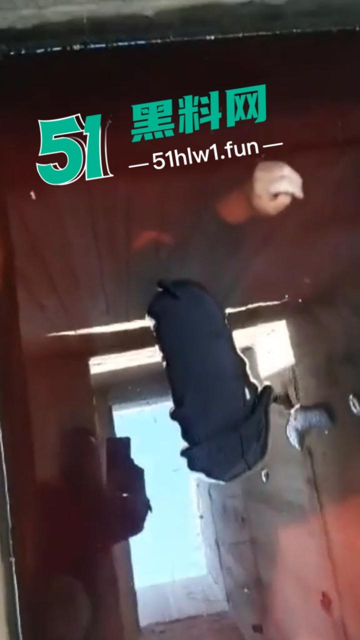 【血腥恐怖慎点】叙利亚惨烈现状沙姆解放组织,在当地肆意杀人视百姓如牛马,人民生活堪比地狱抛尸现场被曝光。 第8张 【血腥恐怖慎点】叙利亚惨烈现状沙姆解放组织,在当地肆意杀人视百姓如牛马,人民生活堪比地狱抛尸现场被曝光。 第8张