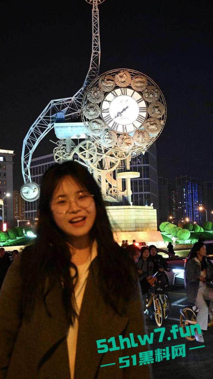 中国社会科学院研究生【杜若凝】裸聊约炮,男友怒爆骚货性瘾视频,饥渴身体含屌求操! 第13张 中国社会科学院研究生【杜若凝】裸聊约炮,男友怒爆骚货性瘾视频,饥渴身体含屌求操! 第13张