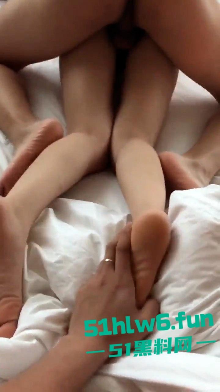 推特网红妹btc聪儿引流炒作，公开卖逼 0.1比特币即可操通宵，谁敢试试？  第4张