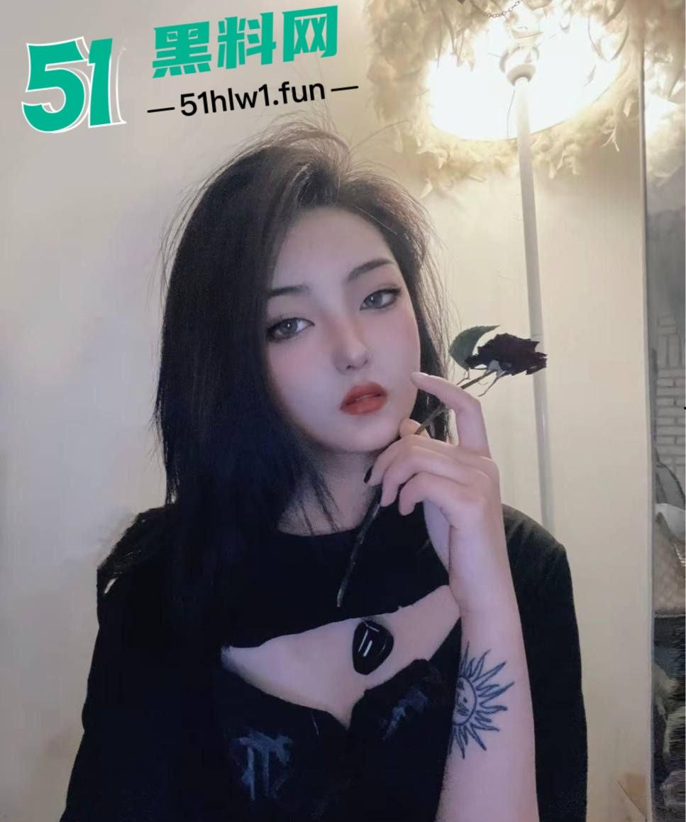 上海颜值天花板小情侣【宁美琴】流出私密视频，高冷女友床上反差惊人，叫床骚到人血压飙升！  第1张