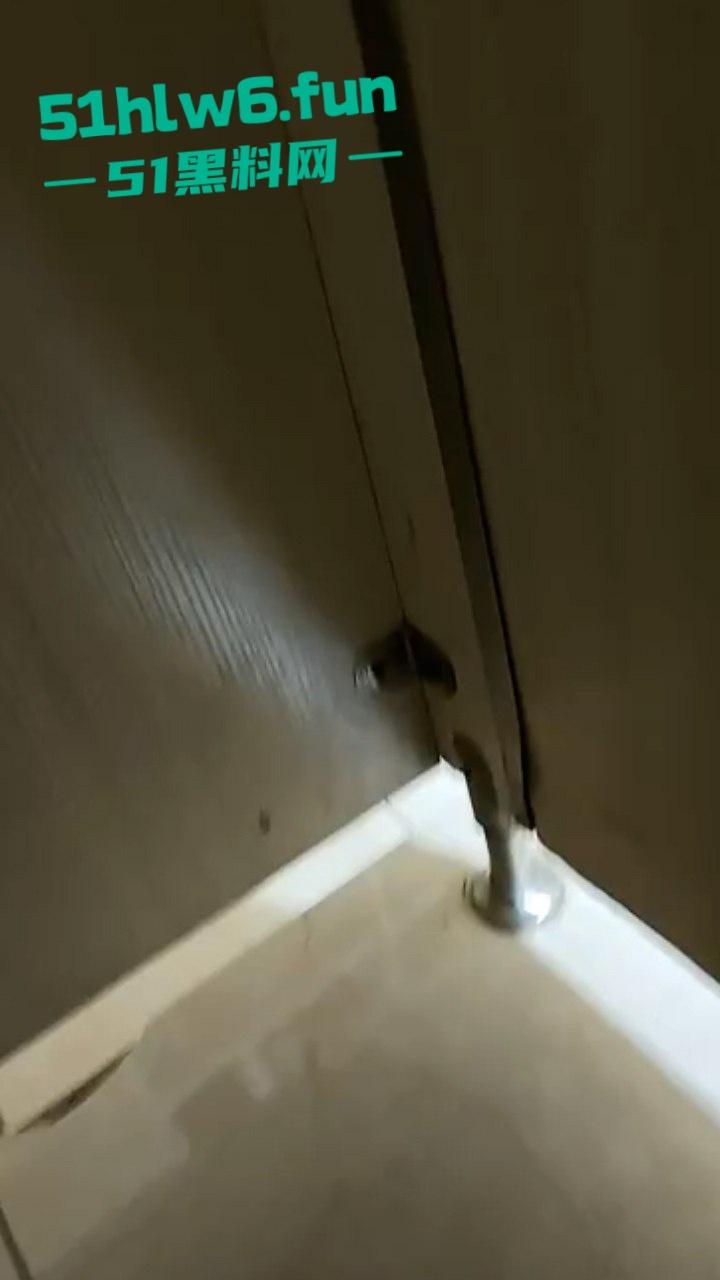 云南女大学生【陈美琪】在uki上聊骚反被人威胁，厕所自慰视频人尽皆知校内万人疯传。  第5张