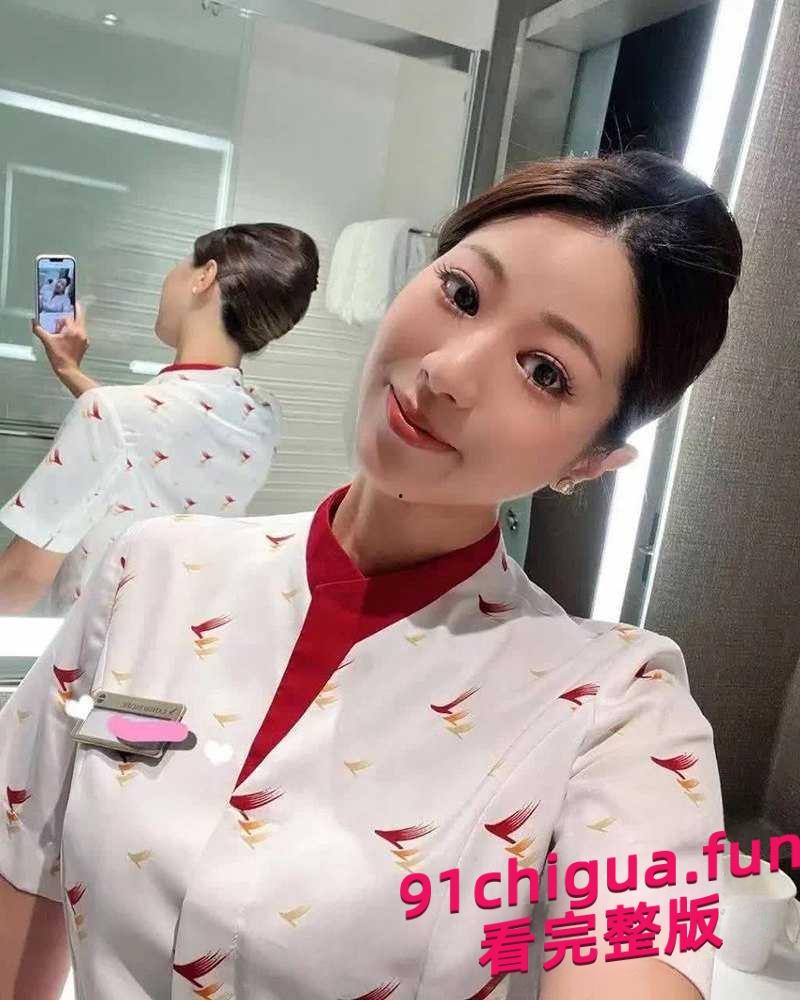 空姐偷情闺密老公 表面高雅空姐 私下却和闺蜜同吃肉棒！#空姐#制服#闺蜜绿帽  第1张