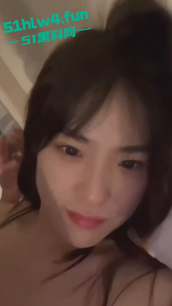 青岛电影学院【王伊诺】河南郑州的骚母狗,认识假富二代各种装逼炫富,做爱视频被曝光。 第1张 青岛电影学院【王伊诺】河南郑州的骚母狗,认识假富二代各种装逼炫富,做爱视频被曝光。 第1张