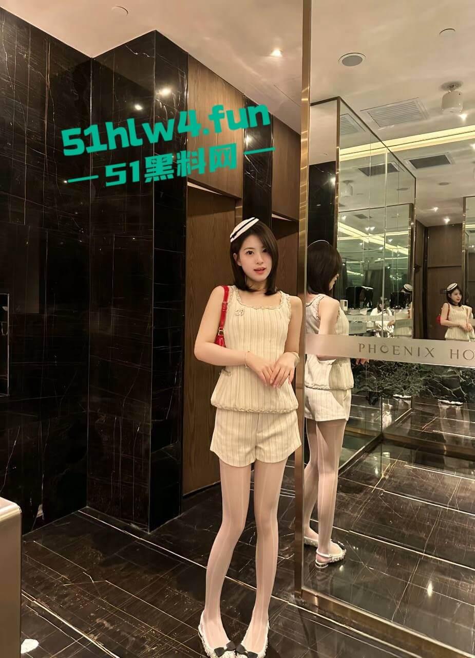 青岛电影学院【王伊诺】河南郑州的骚母狗,认识假富二代各种装逼炫富,做爱视频被曝光。 第3张 青岛电影学院【王伊诺】河南郑州的骚母狗,认识假富二代各种装逼炫富,做爱视频被曝光。 第3张