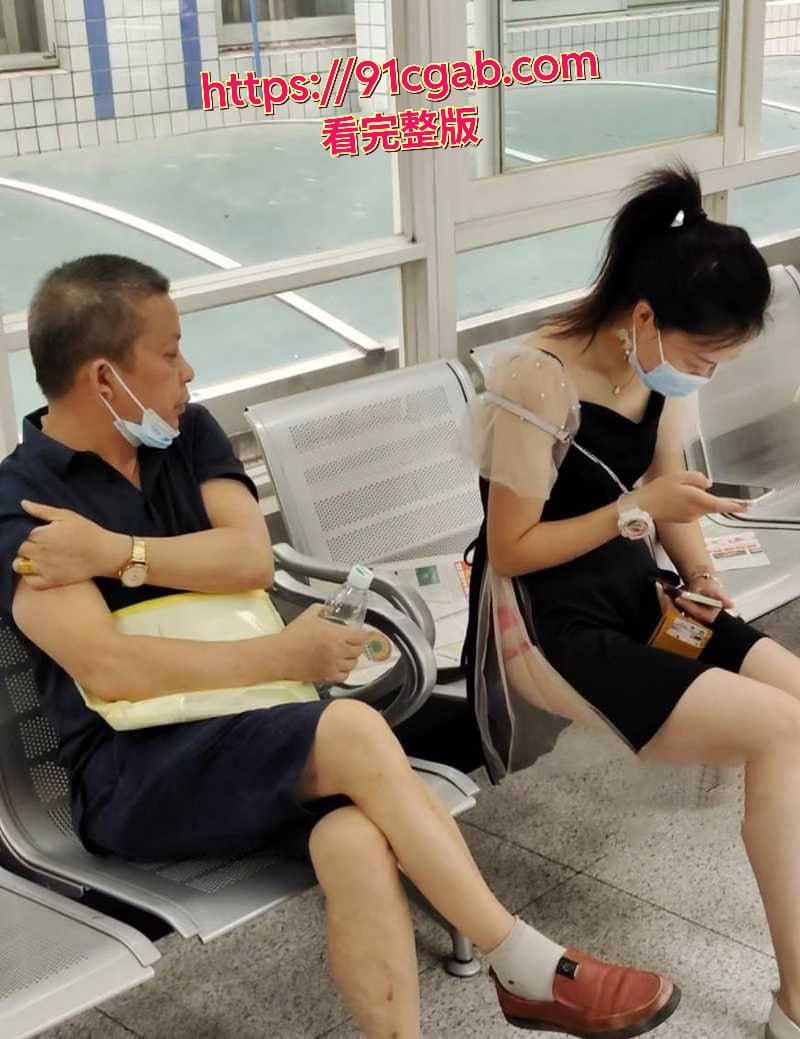 太拼了吧，淘宝情趣装店露小出，拍模特花絮视频直接整到大街上去了！ 旁边大爷都看呆了  第4张