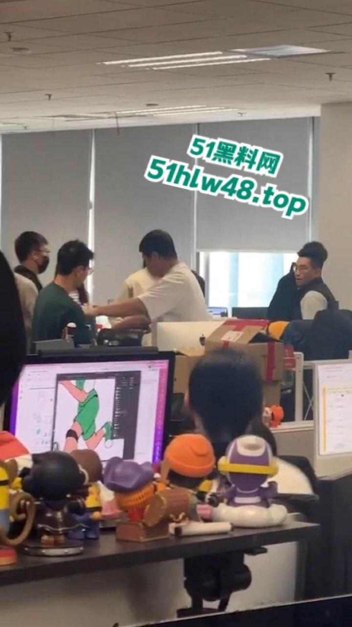 京东员工神操作借职务之便，睡供应商老婆被老公发现后，携全家到公司讨要说法。  第3张