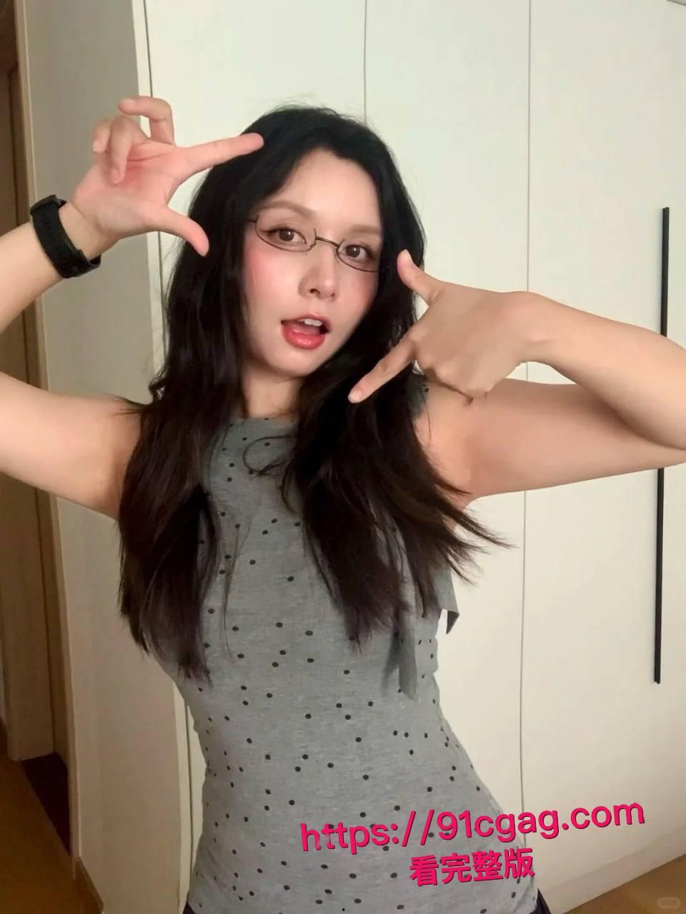 阳痿的好兄弟为了刺激就迷翻她老婆邀请我一起操,两人轮流无套操翻她的骚逼! 第4张 阳痿的好兄弟为了刺激就迷翻她老婆邀请我一起操,两人轮流无套操翻她的骚逼! 第4张