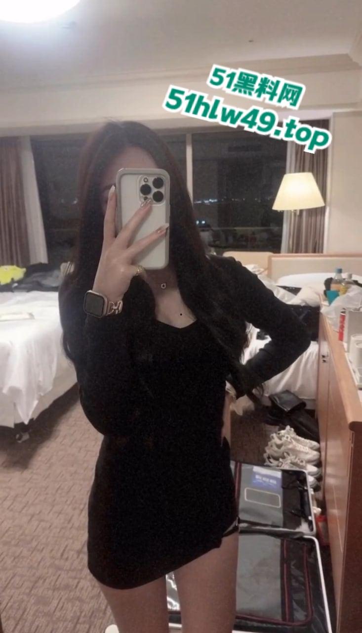 抖音知名性感母狗【滨海徐记面馆老板娘】粉鲍肥臀身材一流,晚上喜欢会讨好榜一大哥的鸡巴。 第6张 抖音知名性感母狗【滨海徐记面馆老板娘】粉鲍肥臀身材一流,晚上喜欢会讨好榜一大哥的鸡巴。 第6张