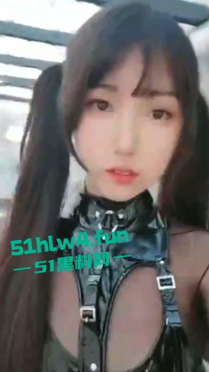 抖音白嫩萝莉【呆猫】高颜值双马尾小母狗，身材极品可御可甜榜一大哥定制全裸私拍流出。  第1张