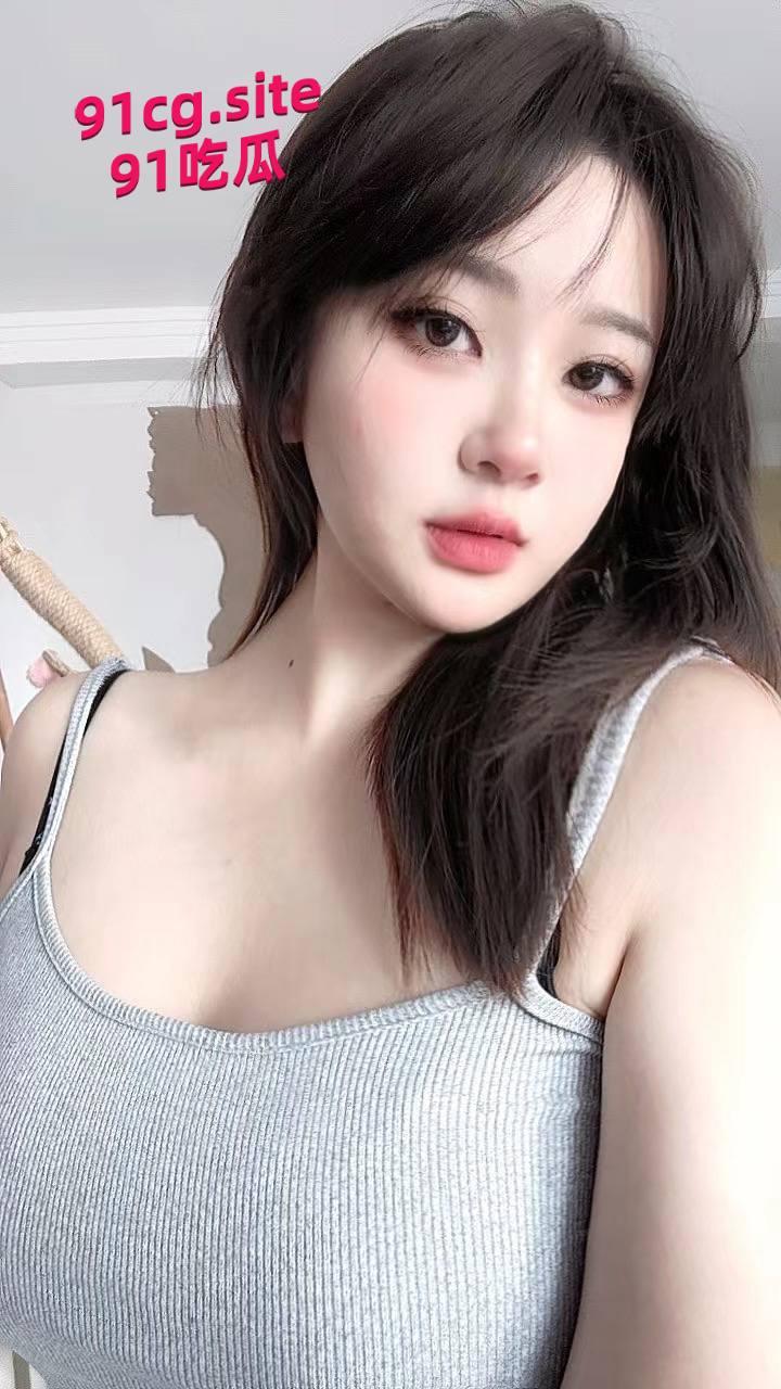 辽宁鞍山群友投稿骚逼前女友  在一起时总发朋友圈聊骚擦边还背着我出去玩3p被抓到聊天记录 第3张