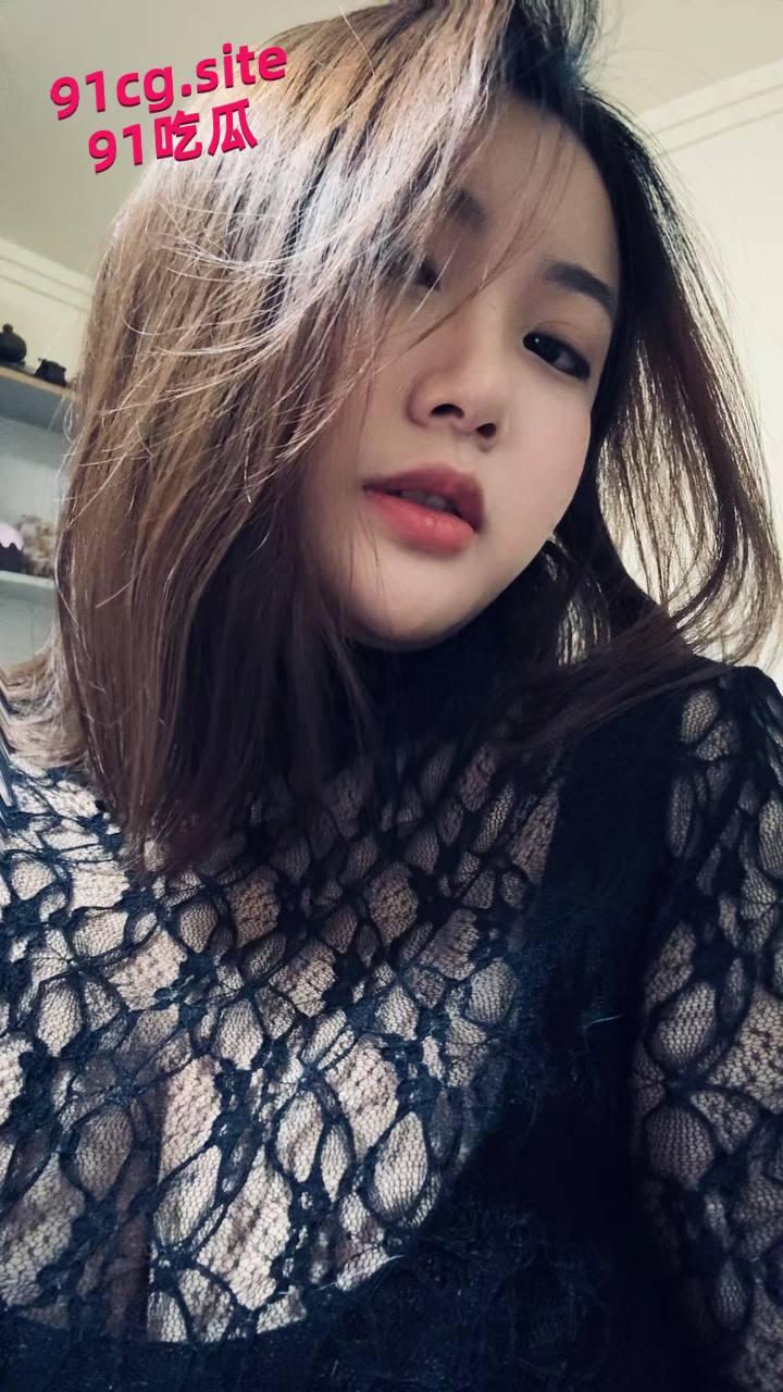 辽宁鞍山群友投稿骚逼前女友  在一起时总发朋友圈聊骚擦边还背着我出去玩3p被抓到聊天记录 第4张