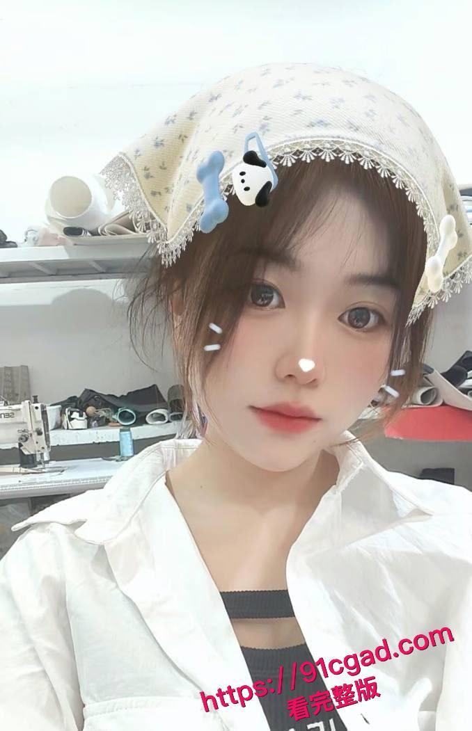 湖南花垣县刚毕业大学生母狗杨静与男友自拍视频不慎流出，被男友无套内射。  第1张