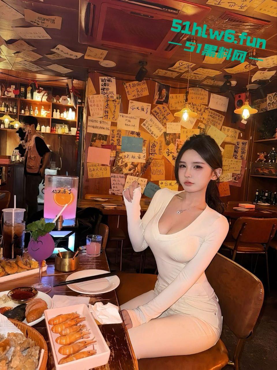 外围妹【丹丹】奶大逼骚陪睡富一晚净赚30万,拿钱跑路被皮条哥全网通辑骚料满天曝。 第1张 外围妹【丹丹】奶大逼骚陪睡富一晚净赚30万,拿钱跑路被皮条哥全网通辑骚料满天曝。 第1张