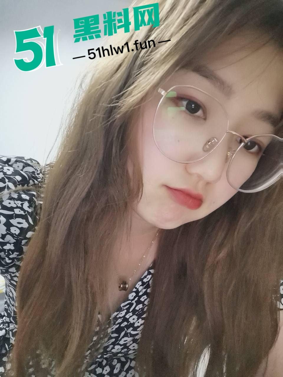 西安反差婊母狗教师，白天教书育人晚上变身母狗开始自拍给网友上性教育课程自慰视频曝光。  第6张