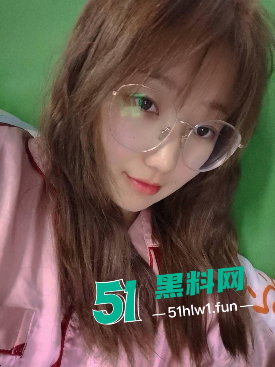 西安反差婊母狗教师，白天教书育人晚上变身母狗开始自拍给网友上性教育课程自慰视频曝光。  第8张