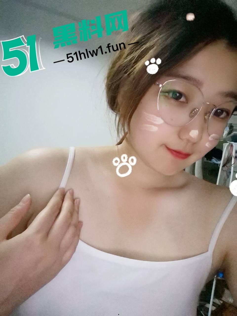 西安反差婊母狗教师，白天教书育人晚上变身母狗开始自拍给网友上性教育课程自慰视频曝光。  第12张