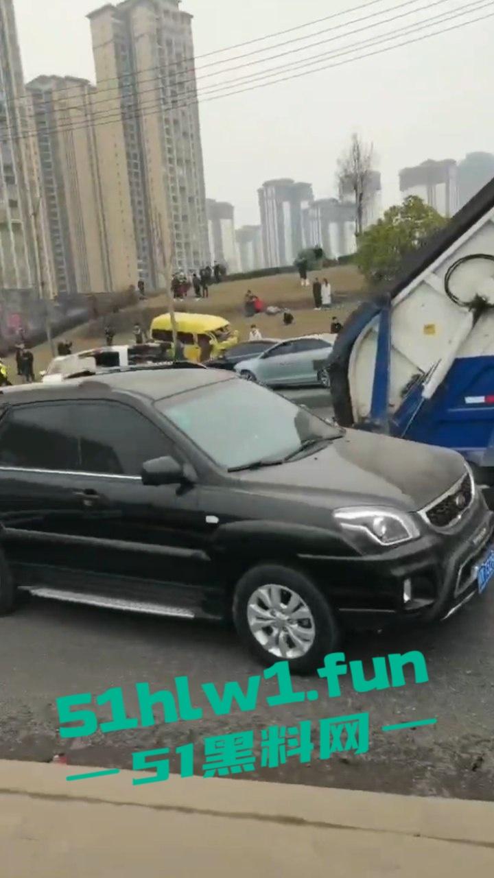 四川巴中恩阳区,发生12车相撞事故,造成5死一伤,现场画面流出,多家医院发声,细节信息量大。 第1张 四川巴中恩阳区,发生12车相撞事故,造成5死一伤,现场画面流出,多家医院发声,细节信息量大。 第1张