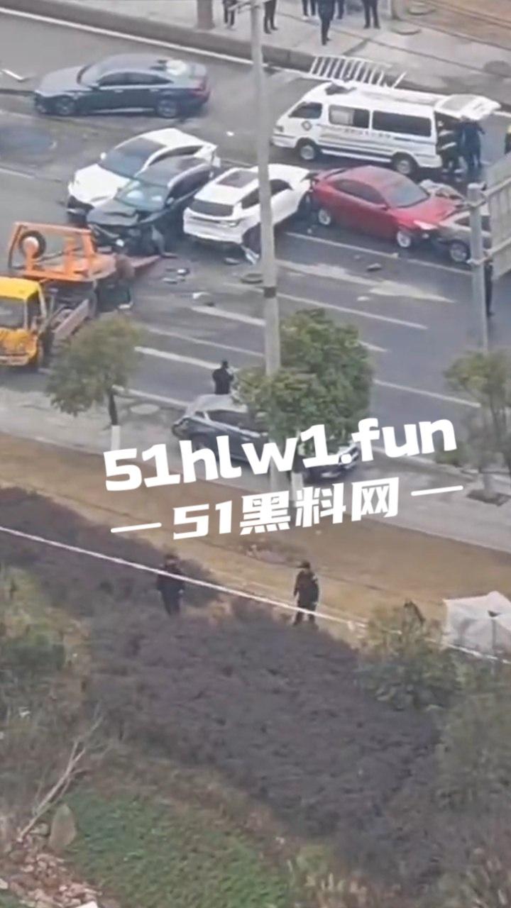 四川巴中恩阳区,发生12车相撞事故,造成5死一伤,现场画面流出,多家医院发声,细节信息量大。 第11张 四川巴中恩阳区,发生12车相撞事故,造成5死一伤,现场画面流出,多家医院发声,细节信息量大。 第11张